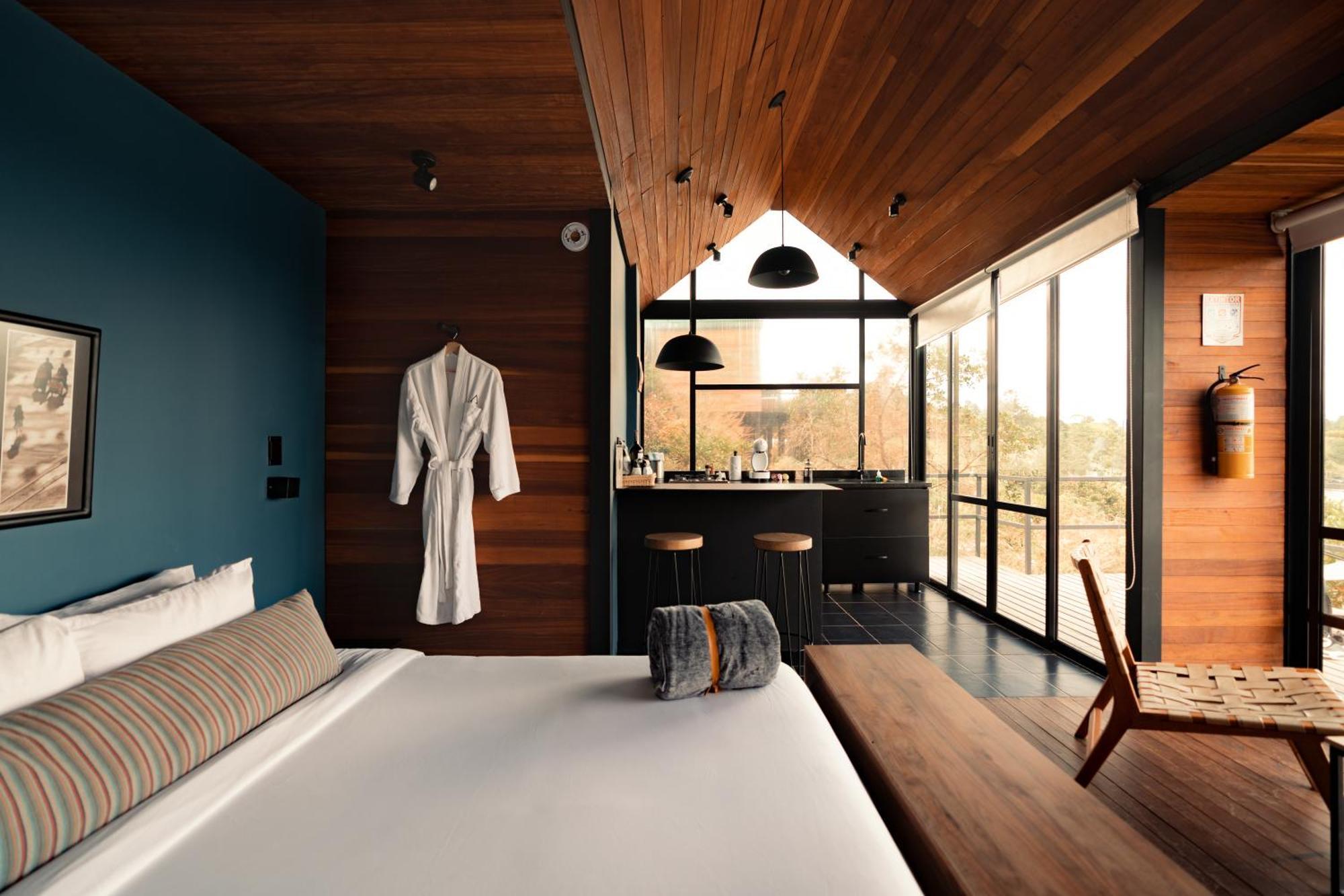 The Boato Hotel Guatape Exterior photo A bedroom at the hotel